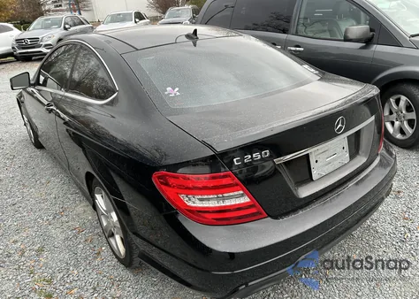 2015 Mercedes-Benz C 250 from USA, damaged, VIN WDDGJ4HB5FG402644
